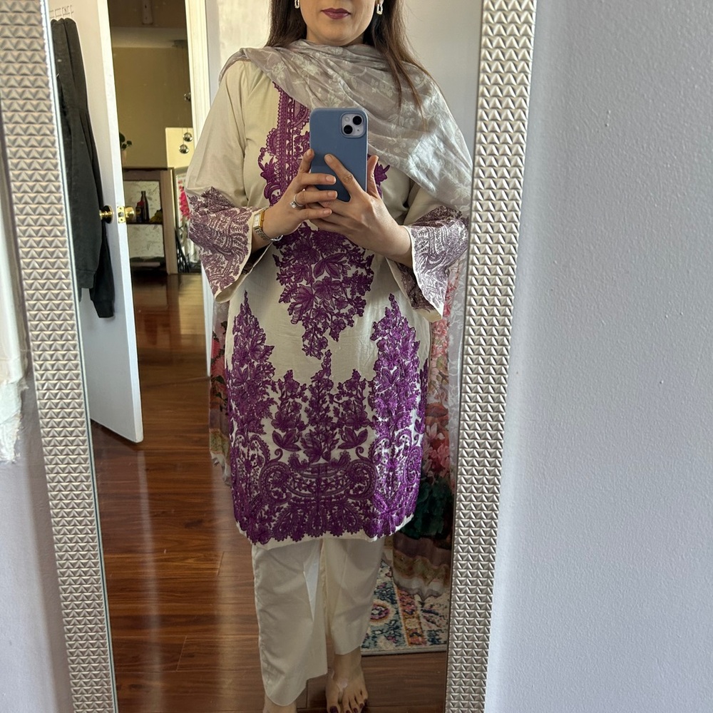 Pakistani/ indian designer 3 piece suit - Picture 2 of 2